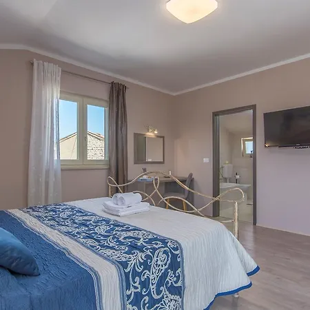 Villa Contessa *