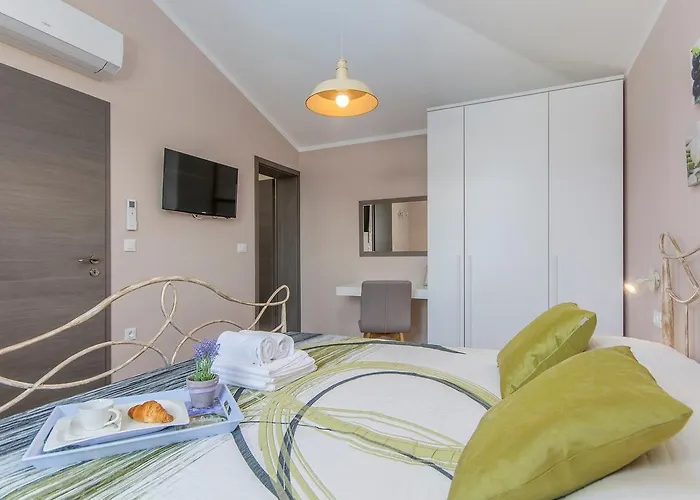 Contessa Βίλα Πόρετς